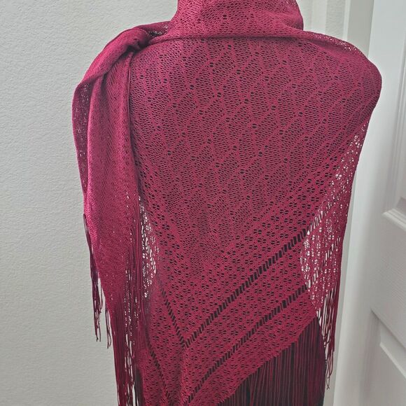 Vintage English Village Open Weave Crochet Rayon Burgandy Fringe Shawl - Picture 3 of 7